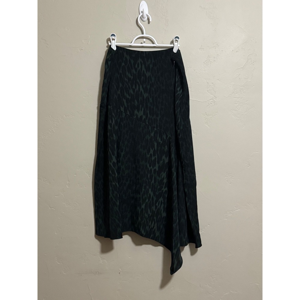 Vince Camuto Skirt Size 10 Green Leopard Asymmetric Hem Flowy